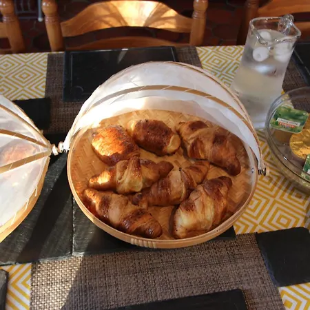 Alojamento de Acomodação e Pequeno-almoço La Charentaise Des Lilas Saint-Leger (Charente-Maritime)