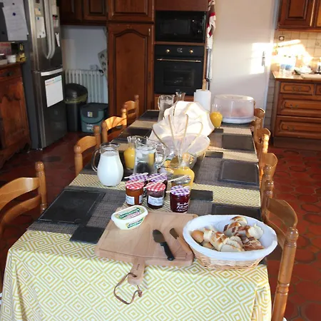 La Charentaise Des Lilas Bed & Breakfast