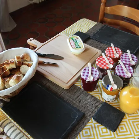 Alojamento de Acomodação e Pequeno-almoço La Charentaise Des Lilas *