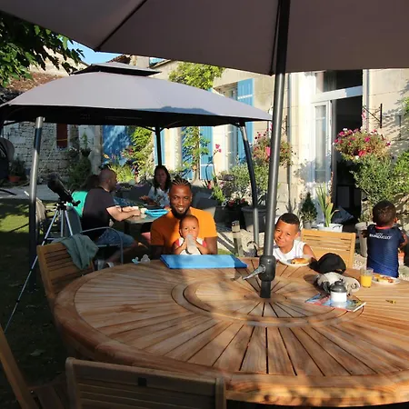 La Charentaise Des Lilas Alojamento de Acomodação e Pequeno-almoço Saint-Leger (Charente-Maritime)