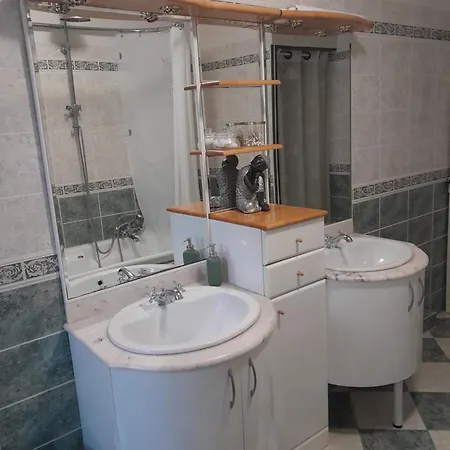 La Charentaise Des Lilas Alojamento de Acomodação e Pequeno-almoço *